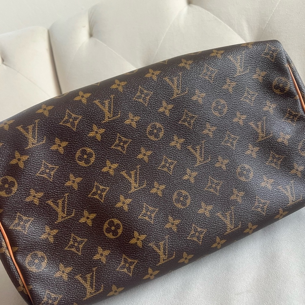 Louis Vuitton Speedy 35 Monogram Bag - Picture 10 of 15